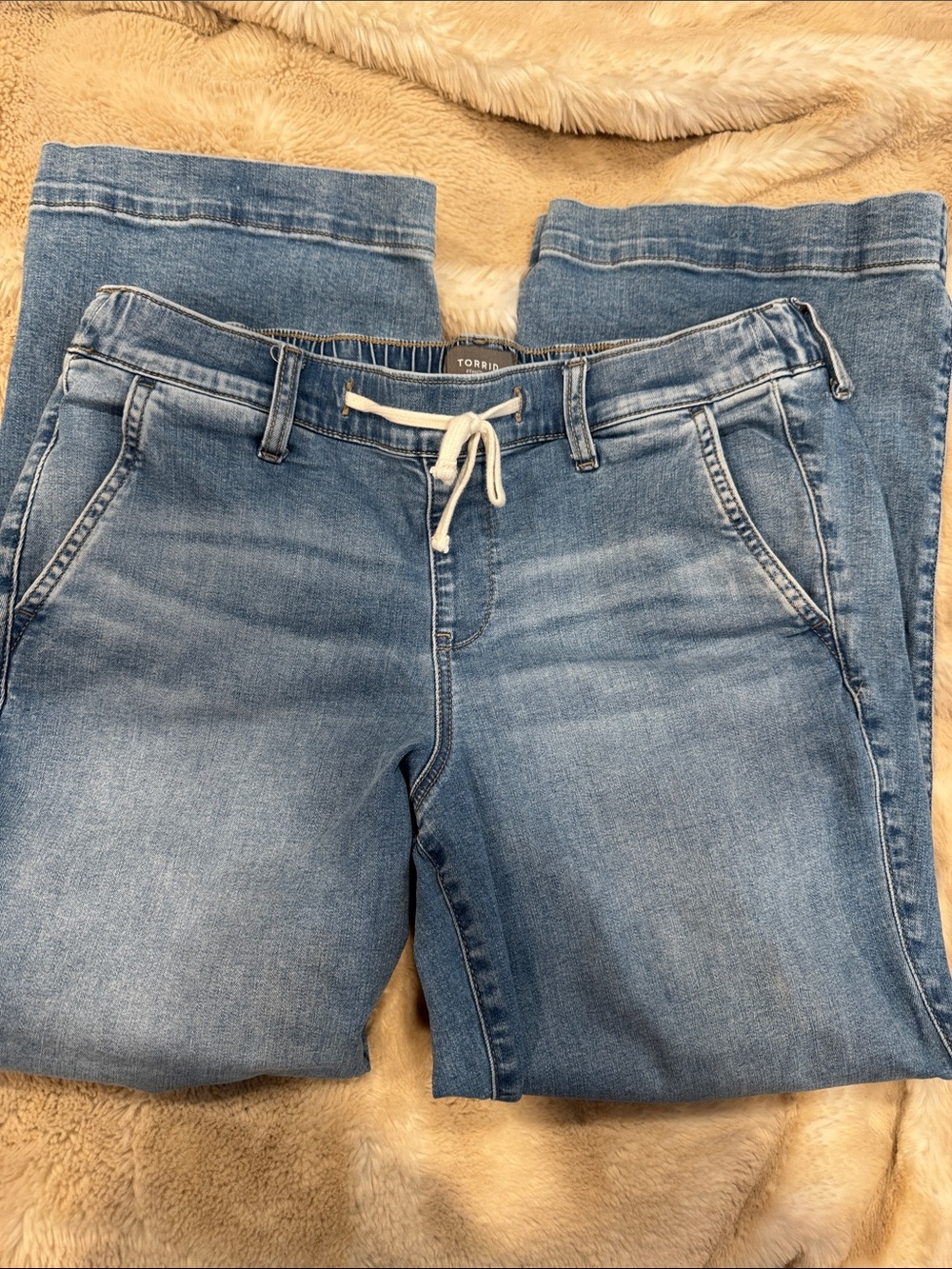 Torrid Weekend Wide Leg Jeans - Picture 4 of 7